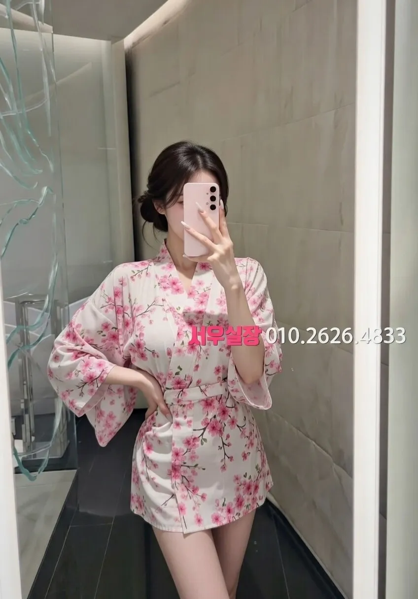 서초 미러룸 프리미엄 라인업 5번 프로필